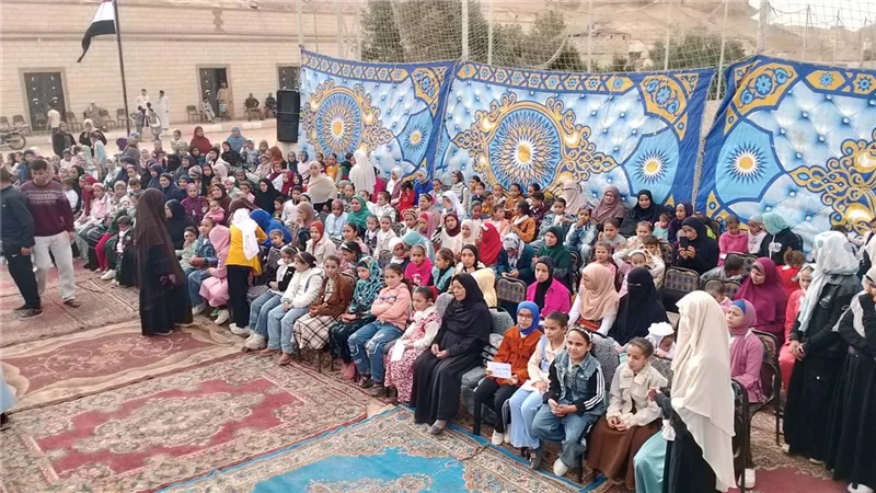 بين الهدايا والبهجة.. يوم لا يُنسى لأطفال قرى سمالوط في عيد اليتيم 