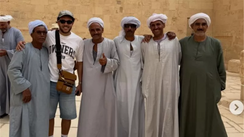 ويجز يشارك جمهوره لحظات من وادي الملوك بصحبة النوبيين