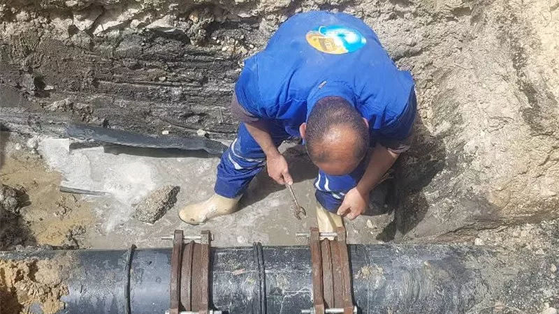مياه كفر الشيخ تنهي إصلاح خط رئيسي وتعيد الخدمة للمناطق المتأثرة