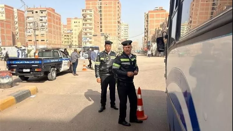 الشرقية: ضبط عدد من سائقي سيارات السرفيس والملاكي المخالفة|صور