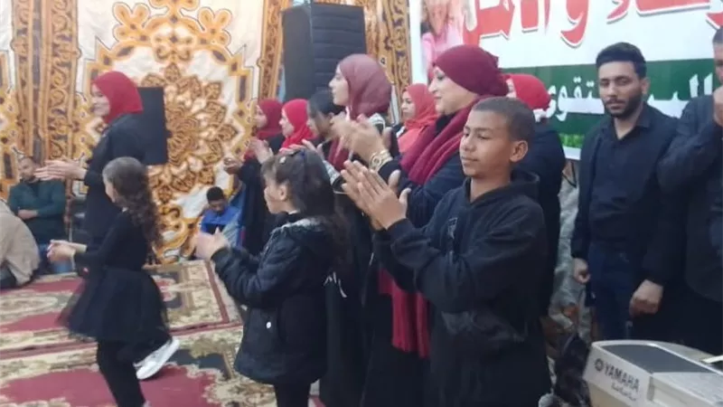 محافظ دمياط يشارك الأطفال في احتفالية «يوم اليتيم»