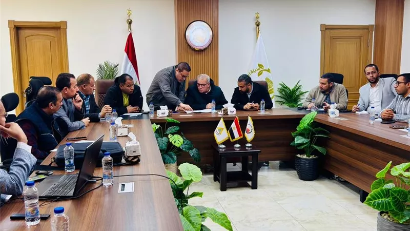 الإسكان تتفقد مشروعات البنية التحتية والمرافق بالعبور الجديدة 