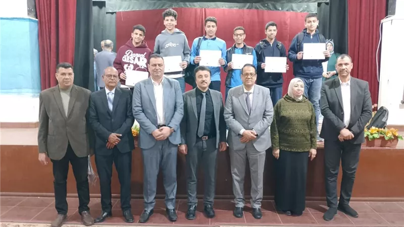 تسليم شهادات مادة البرمجة والذكاء الاصطناعي لـ 228 طالبًا بالغربية 
