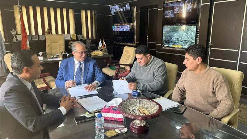 هندسة المطرية بجامعة العاصمة توقع اتفاقية مع شركة الشمس لإدارة ملعب الكلية