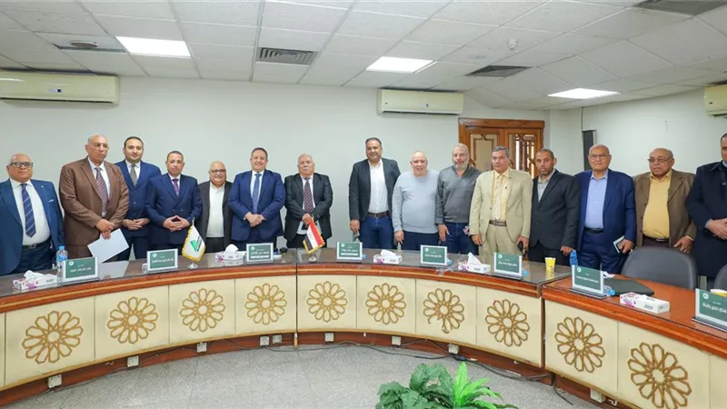 محمد عبدالغني يجتمع مع المرشَّحين على مركز النقيب في لقاء التكامل والبناء