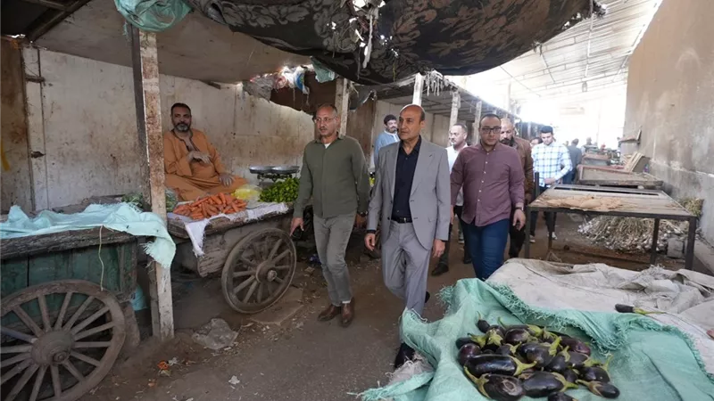  زيادة «الباكيات» لاستيعاب الباعة الجائلين فى سوق الحمراء بأسيوط 