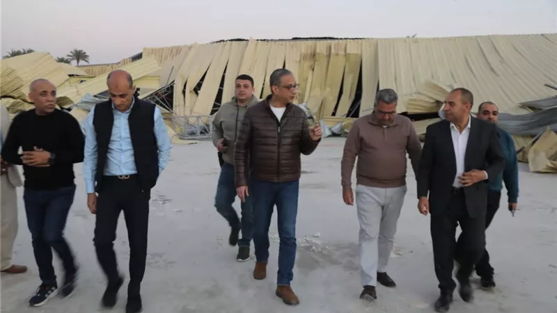 الجيزة تزيل أكبر تعدٍ على الأراضي الزراعية بأبو النمرس