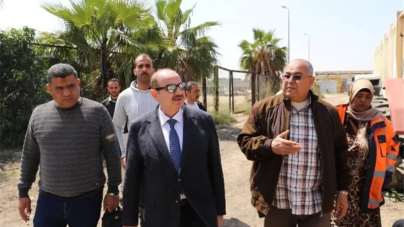 رئيس صرف الإسكندرية يتفقد محطة الصالحية شرق المحافظة