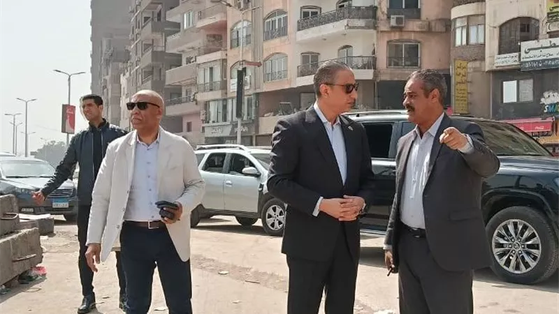 نظافة الوراق وإمبابة.. محافظ الجيزة يشدد علي تكثيف الأعمال