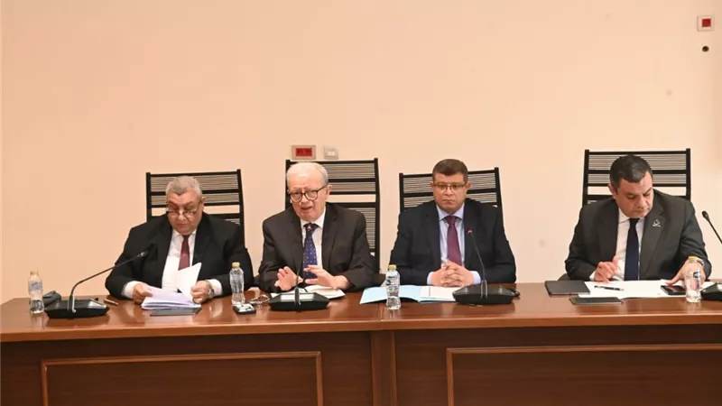عيسى: الانتهاء من اللائحة التنفيذية لقانون التخطيط وإرسالها لـ«الوزراء»