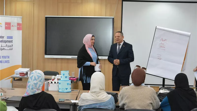 رئيس جامعة دمياط يشهد ورشة كتابة السيرة الذاتية بالتطوير المهني 