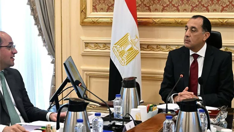 رئيس الوزراء يتابع مع وزير المالية عددا من ملفات العمل