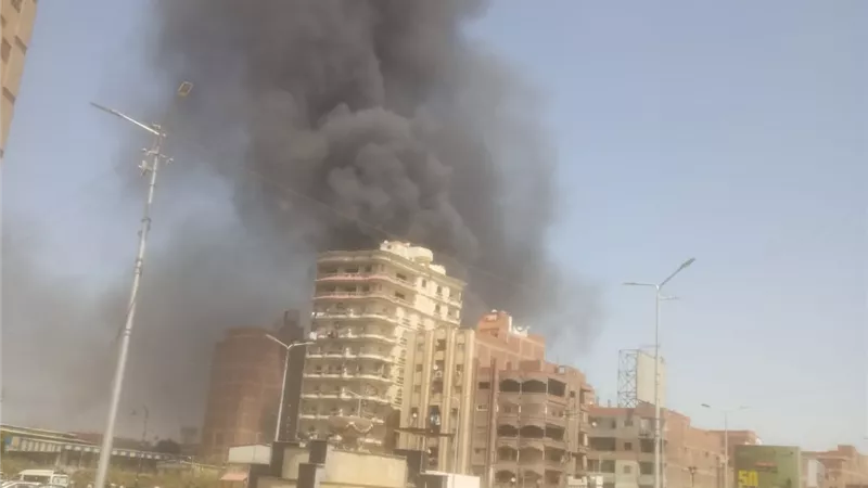 السيطرة على حريق مصنع خردة بميت حبيش البحرية دون إصابات