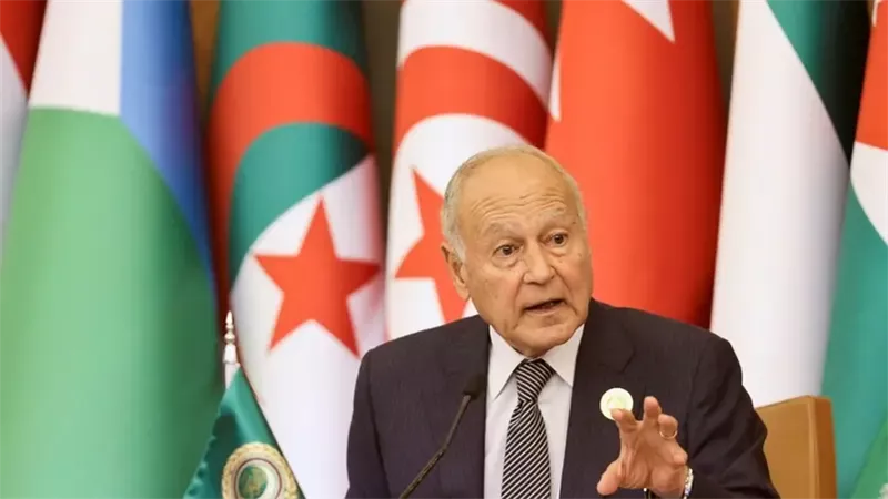 أمين جامعة الدول العربية يدين استهداف إيران منشآت في الكويت
