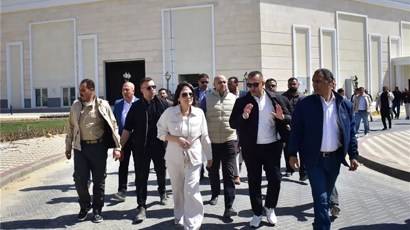 وزيرة الإسكان تتفقد الحي اللاتيني ومركز المؤتمرات والمعارض بمدينة العلمين 