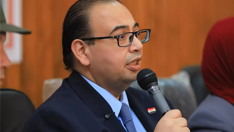 رئيس جامعة كفر الشيخ يتفقد وحدة الفيروسات الكبدية بمستشفى كفر الشيخ 