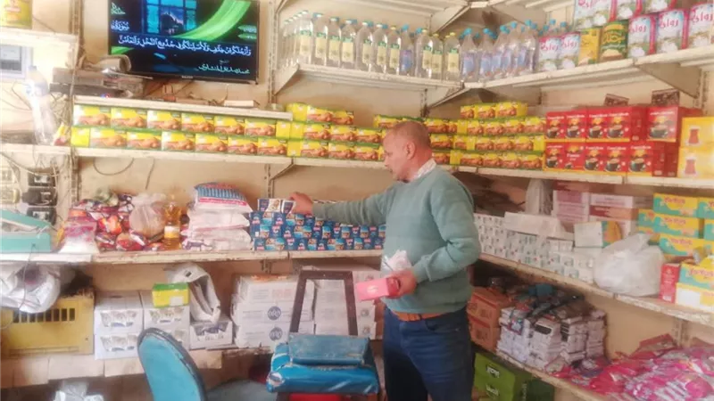 حملات تموينية مكثفة بالقليوبية تضبط مخالفات بالمخابز والبدالين التموينيين