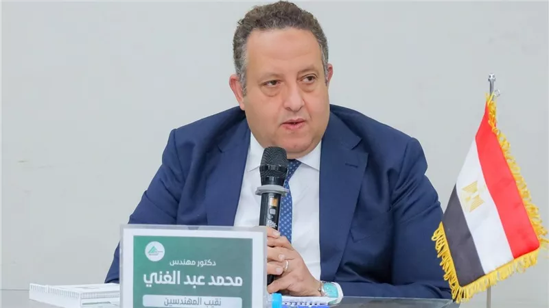 محمد عبد الغني يخصص لقاء أسبوعيًا للاستماع لمشكلات المهندسين