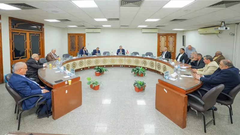 نقيب المهندسين يلتقي المرشحين السابقين على مركز النقيب لتعزيز وحدة الصف
