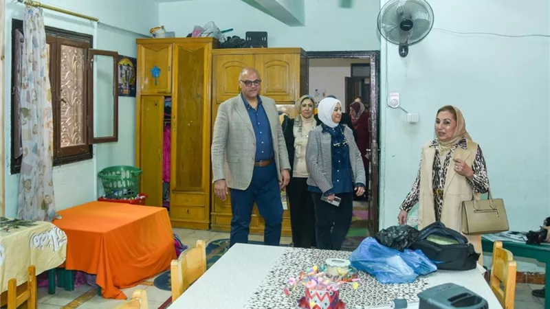 محافظ الإسكندرية يتفقد دارين لرعاية الأطفال في إطار الاحتفال بيوم اليتيم