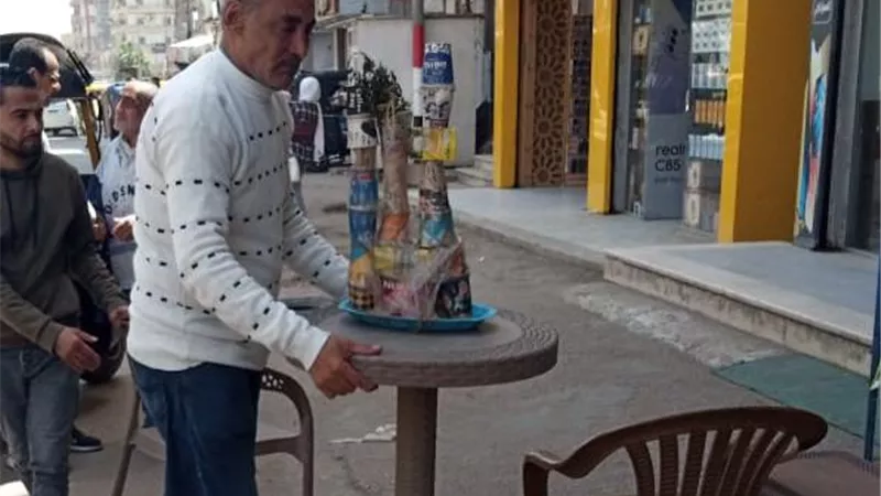 البحيرة تشن حملات مكثفة لإزالة الإشغالات.. رفع 384 حالة مخالفة بدمنهور 