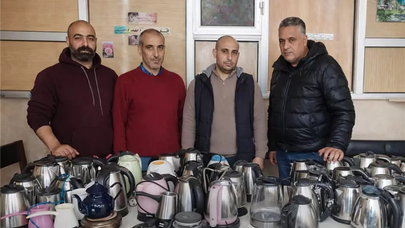 كهرباء إسكندرية تصادر عددًا من غلايات الشاي وتشدد إجراءات ترشيد الطاقة 