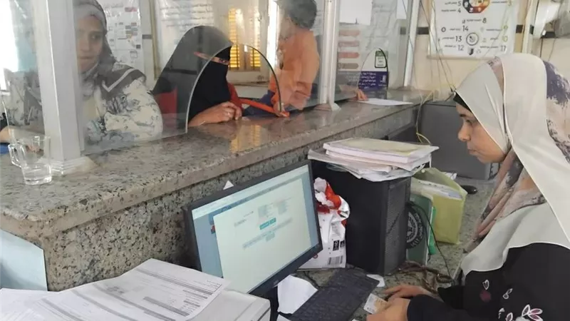 العمل عن بعد في المنيا ينجح جزئيا الأحد وتباين في آراء المواطنين 