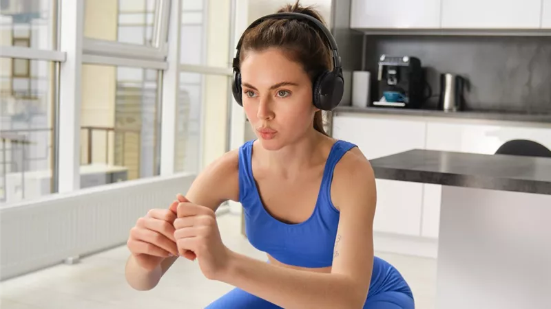 للنساء فقط.. أفضل 10 تمارين لحرق دهون البطن في المنزل
