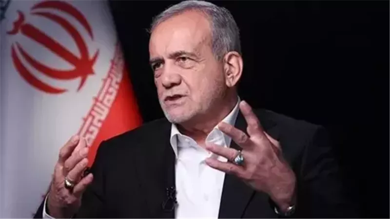 الرئيس الإيراني: أنا و14 مليون مواطن مستعدون للتضحية من أجل بلادنا