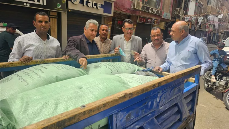 تموين الأقصر: ضبط 600 كيلو دقيق مدعم و640 زجاجة عصير مجهولة المصدر