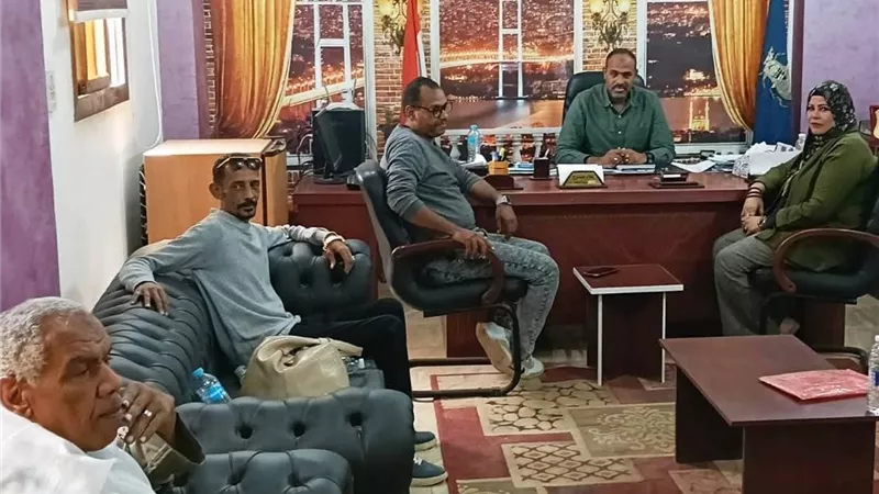 لتحسين الخدمات.. لقاءات جماهيرية بمراكز أسوان لبحث شكاوى الأهالي