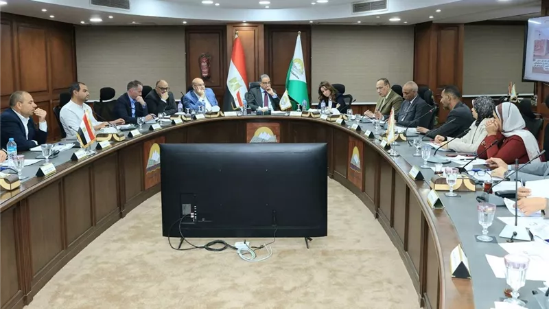 محافظ الجيزة يوجه بسرعة فحص شكاوى المواطنين وحلها