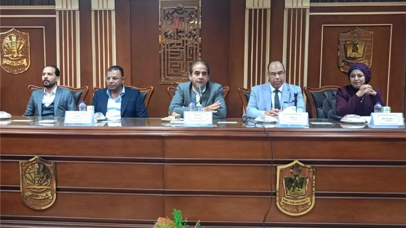 رئيس جامعة بورسعيد : شبابنا مصدر فخرنا.. ونموذج رائد في ترشيد الطاقة