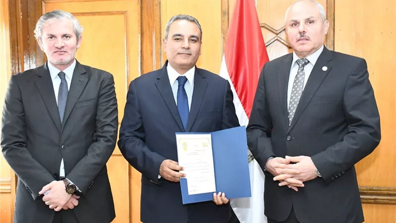 رئيس جامعة قناة السويس يكلف الدكتورعماد غطاس وكيلاً لكلية العلاج الطبيعي 