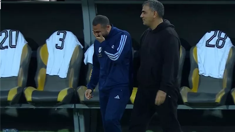 سخرية مدرب إنبي بعد خطأ لاعب سموحة بالدوري المصري