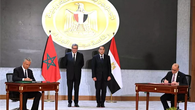 مصر والمغرب توقعان مذكرة تفاهم لتعزيز العلاقات الاستثمارية بين البلدين