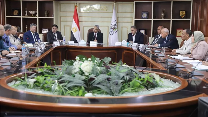 محافظ بني سويف يشدد على سرعة الانتهاء من تطوير مصنع تدوير القمامة بسمسطا