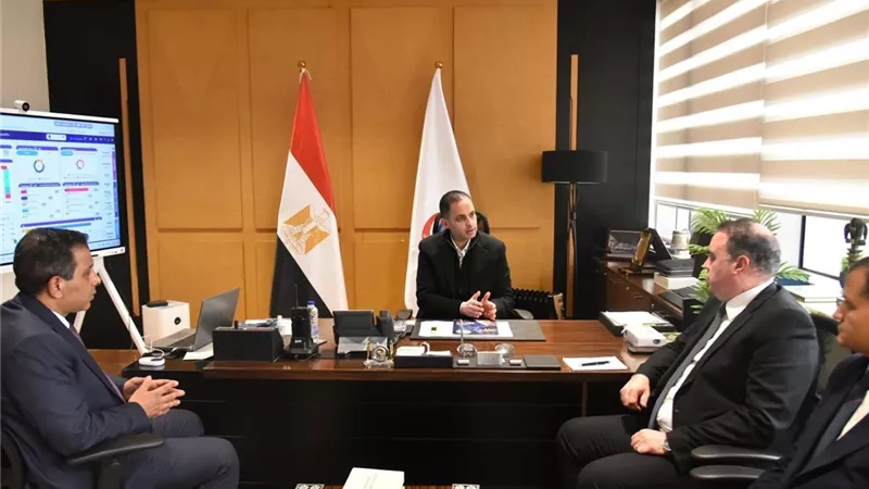 نائب وزير الصحة يناقش ميكنة الخدمات وتبادل المعلومات