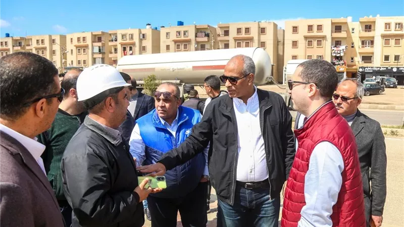 محافظ كفرالشيخ يتفقد أعمال مشروع تطهير وتكريك بحيرة البرلس
