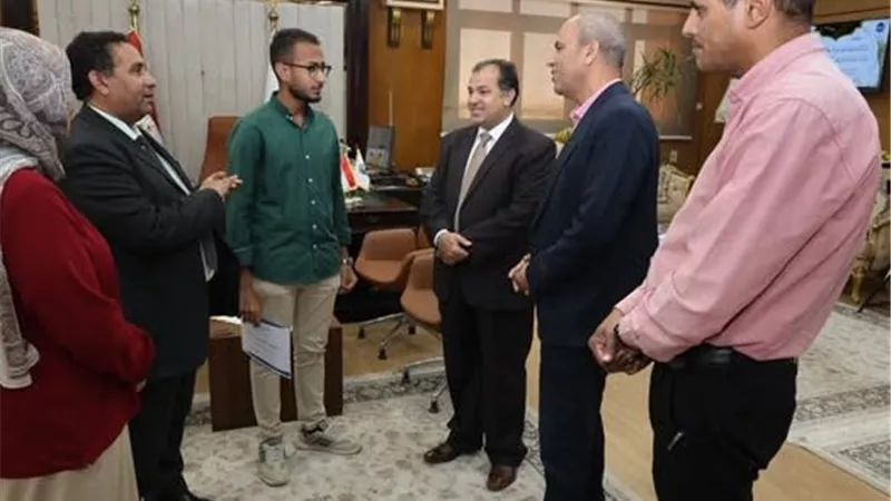 بأيدي طلابية..تحويل  المخلفات الزراعية إلى ذهب أخضر في جامعة قنا