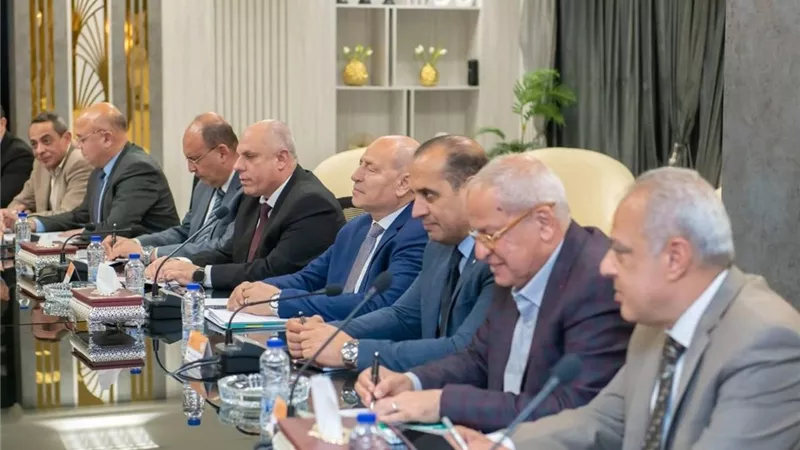 الإنتاج الحربي والقاهرة يناقشان تحويل 2262 أتوبيسا للعمل بالغاز الطبيعي