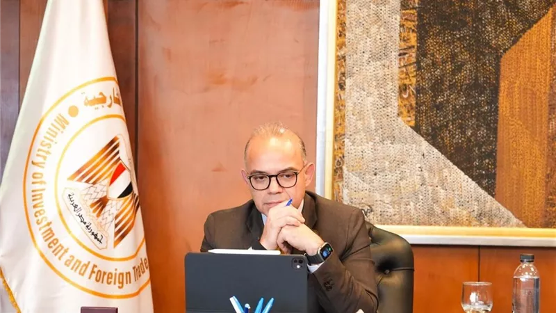وزير الاستثمار يبحث مع نظيره البريطاني تعزيز التعاون الاقتصادي