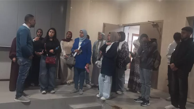 دار الكتب بالفسطاط تستقبل وفد “آداب القاهرة” لتعزيز التدريب العملي