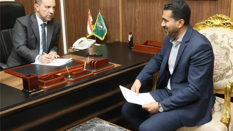 محافظ المنوفية يستقبل المواطنين ويبحث شكاواهم لحلها فورًا