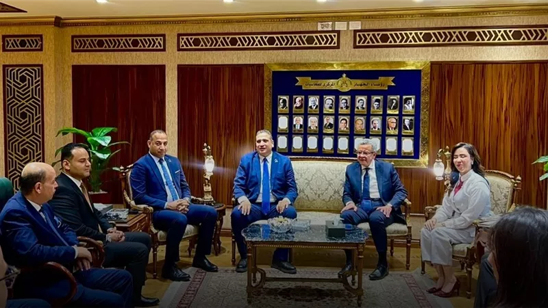 وفد تنسيقية شباب الأحزاب والسياسيين يلتقي رئيس الجهاز المركزي للمحاسبات