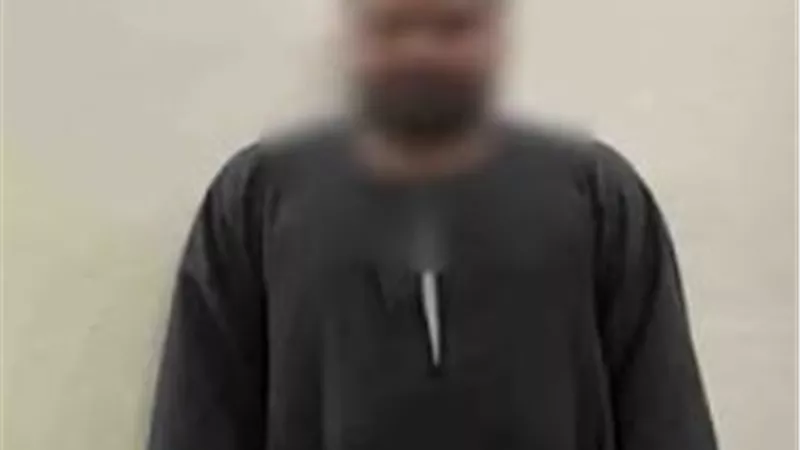 فيديو يفضح المستور.. سقوط متهم استولى على تبرعات 