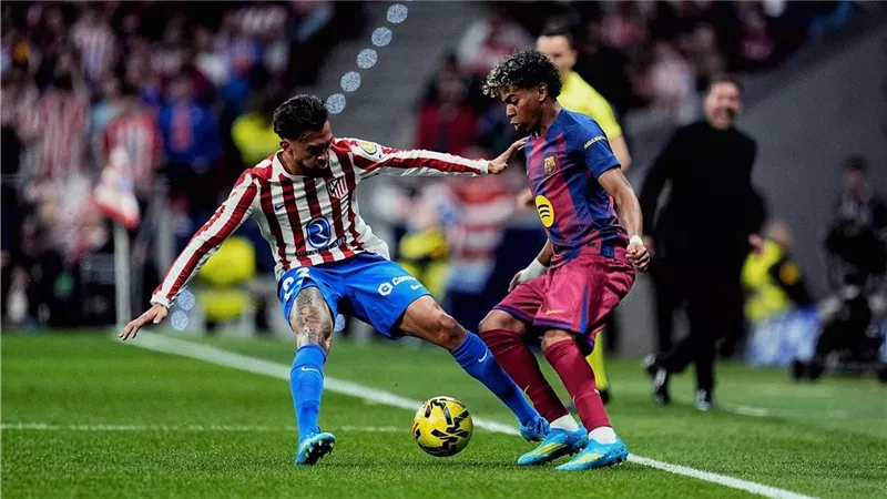 التشكيل الرسمي لمباراة برشلونة وأتلتيكو مدريد بدوري أبطال أوروبا