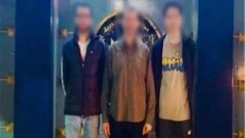 «طلبت الطلاق».. زوج وأبنائه يلقنون الأم علقة موت ببني سويف|تفاصيل