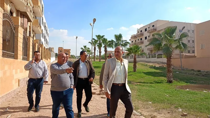 رئيس جهاز الشروق يؤكد استمرار العمل المتواصل لتحسين خدمات النظافة والزراعة