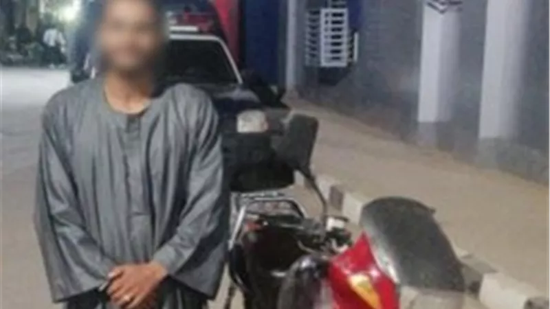 أمن سوهاج يضبط قائد دراجة نارية صدم طفلاً وفر هارباً بمركز طهطا